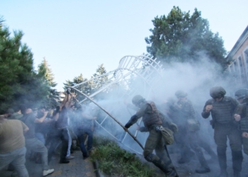 Стычки в Черноморске. Суд выпустил обвиняемых по делу 2 мая в Одессе. Полиция применила газ