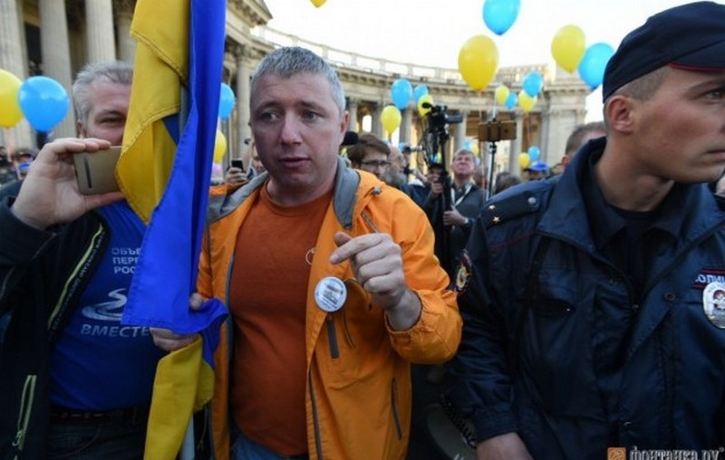 В Санкт-Петербурге несколько сотен человек вышли на несанкционированную акцию против войны с Украиной 1