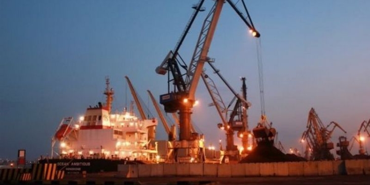 В Украину привезли американский уголь.