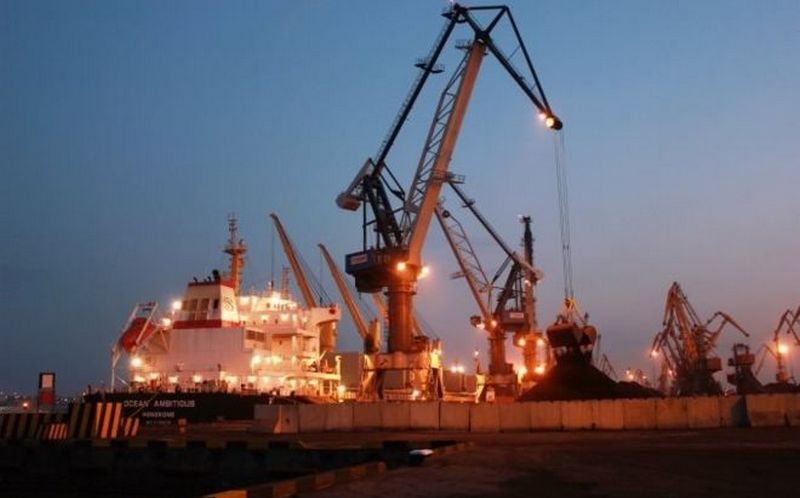 Промышленники просят премьера еще больше снизить ставки портовых сборов 1