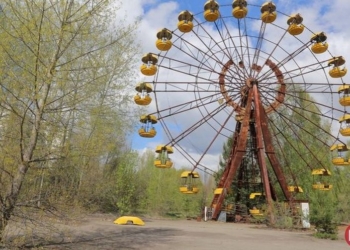 В Припяти после остановки в 1986 году запустили колесо обозрения