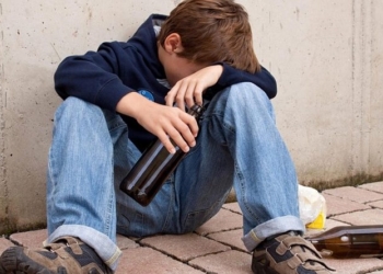 В Николаеве 12-летний подросток попал в больницу с алкогольным отравлением