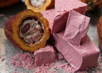 В Швейцарии изобретён рубиновый шоколад