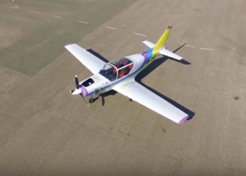 “Укроборонпром” представил новый легкий 4-местный самолет Y1 “Дельфин”