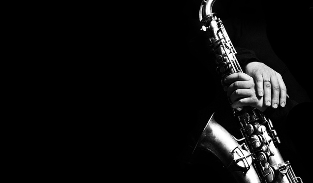 Нейробиологи удалили у музыканта опухоль мозга во время игры на саксофоне