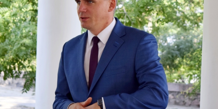 «Бедненько, но чистенько», желто-оранжевый дресс-код и николаевцы на сцене – Александр Сенкевич рассказал о предстоящем Дне города Николаева