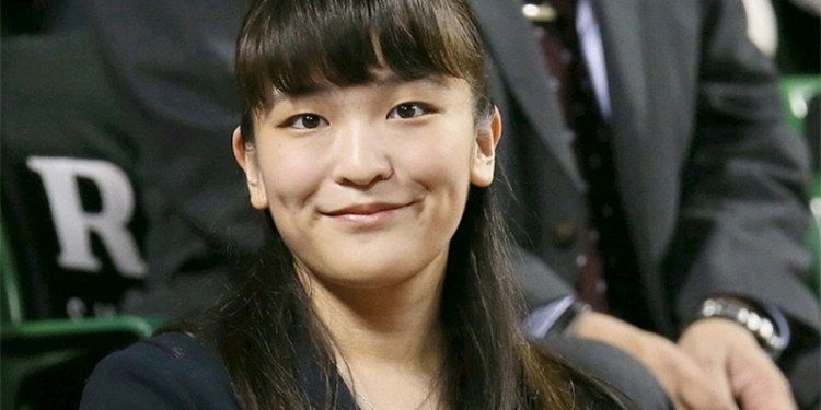 Внучка императора Японии отказалась от титула ради обычного парня