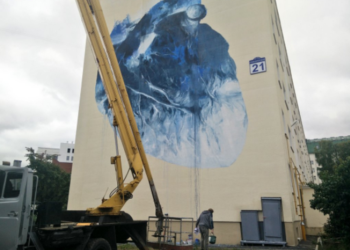 В Минске «люди в штатском» задержали аргентинского художника во время рисования мурала