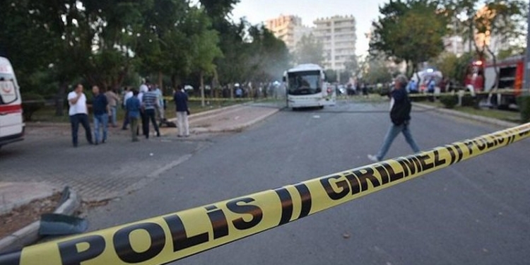 В Турции взорвался полицейский автобус – пострадали 12 человек