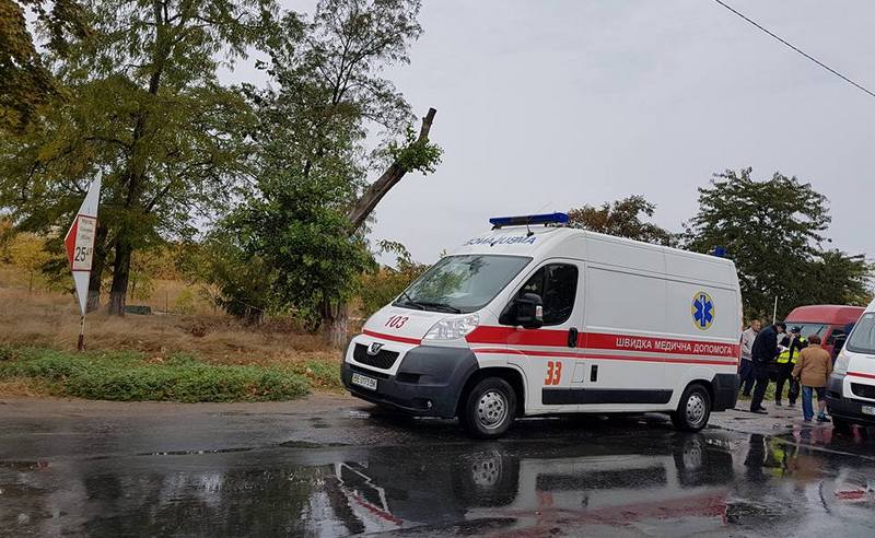 В Николаеве "маршрутка" попала в аварию - четверо пострадавших 5