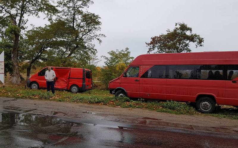 В Николаеве "маршрутка" попала в аварию - четверо пострадавших 3