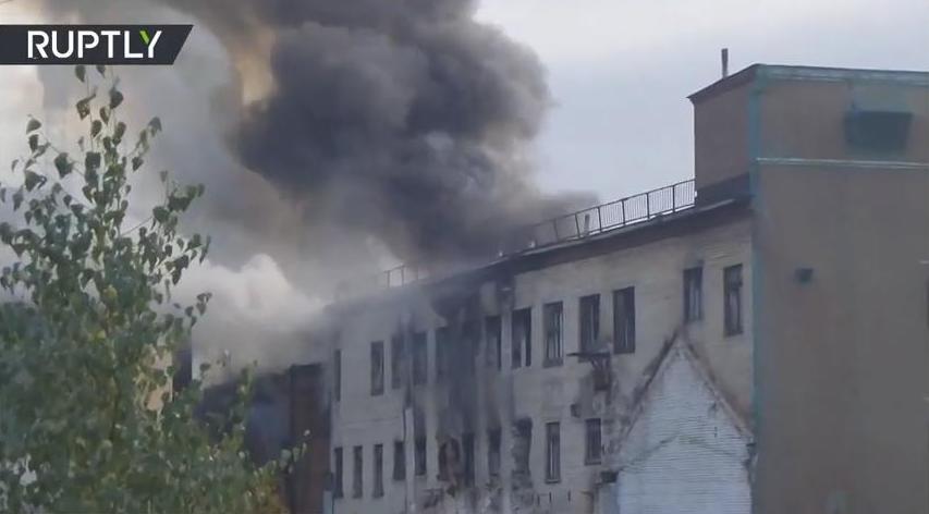 Как горит «Серп и Молот»: в Москве снова большой пожар 1