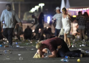 Неизвестный открыл стрельбу в отеле-казино в Лас-Вегасе. 20 убитых, много раненых