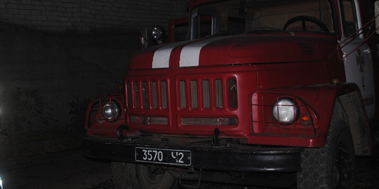 В Николаеве на предприятии вспыхнул состав со жмыхом