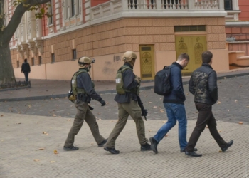 Детективы НАБУ проводят обыски в кабинете мэра Одессы Труханова и у него дома