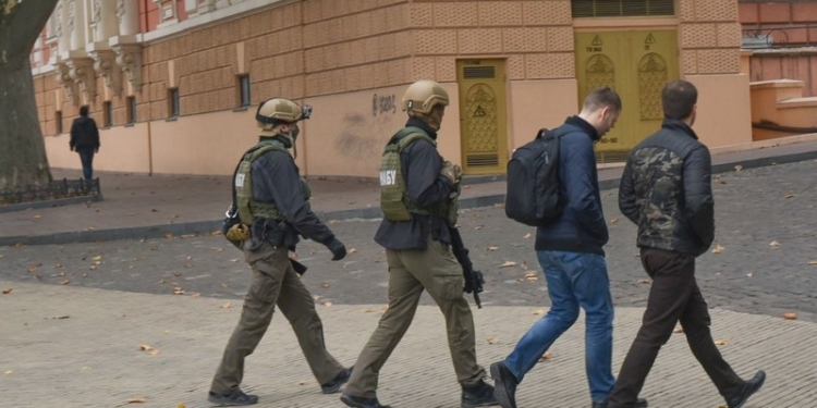 Детективы НАБУ проводят обыски в кабинете мэра Одессы Труханова и у него дома