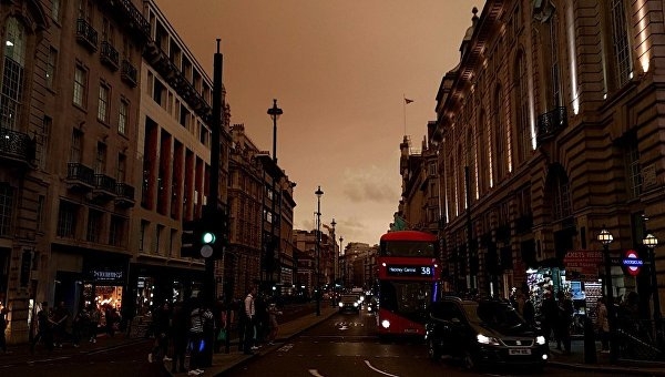 Такое небо Лондона им и не снилось. А виновата «Офелия»