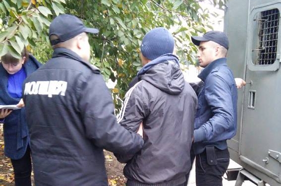 Украл – и сразу на рынок: в Николаеве повязали домушника