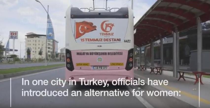 Только для женщин: в Турции появились розовые автобусы 1