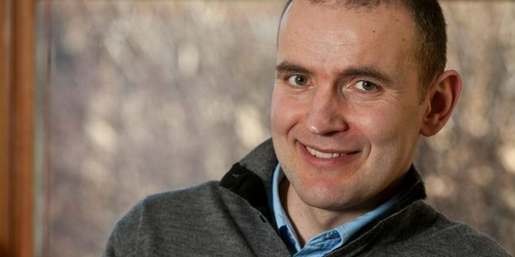 Президент Исландии сломал нос в собственной ванной