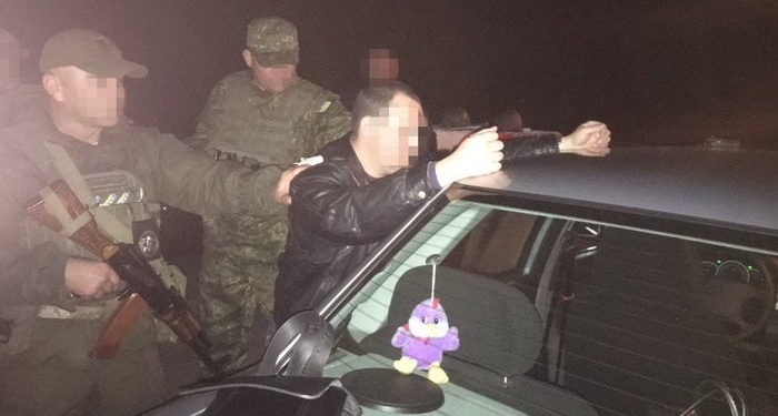 В Донецкой области СБУ задержала полицейского на продаже семи килограммов ртути