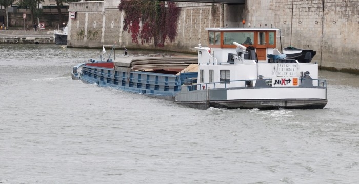 Больше барж, больше авто – транспортная стратегия Франции