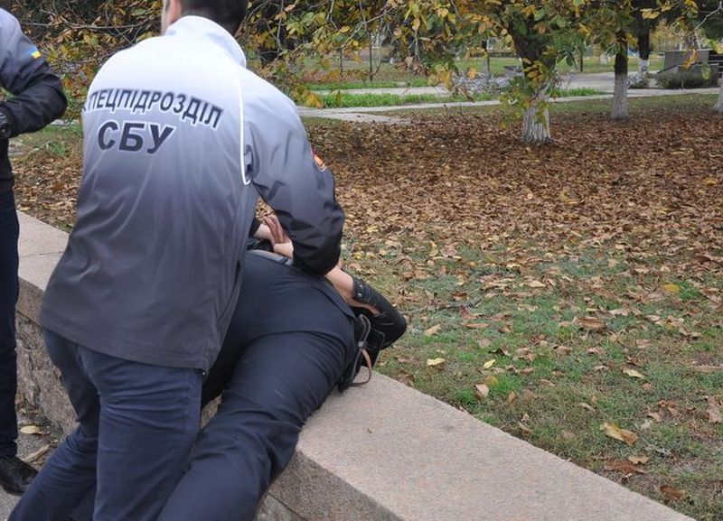 Сотрудники СБУ в Новой Одессе на взятке задержали следователя полиции 7