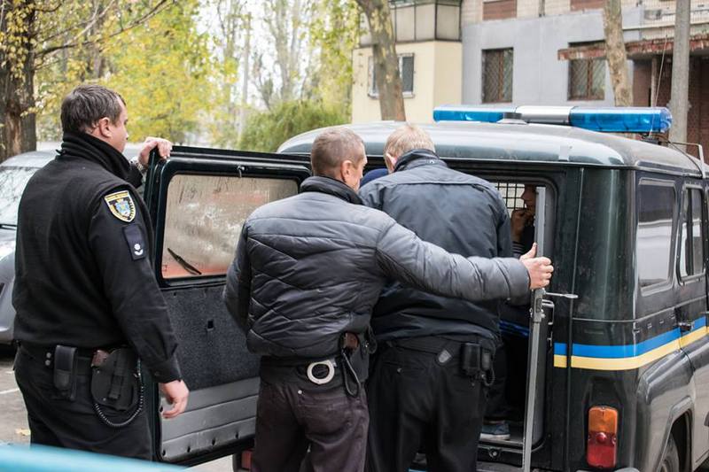 В Николаевской области задержали братьев-рецидивистов, нападавших на местных жителей и полицейских 9