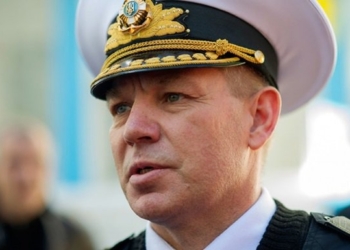 Через год. Министр обороны уволил таки экс-командующего ВМС вице-адмирала Сергей Гайдука. 
