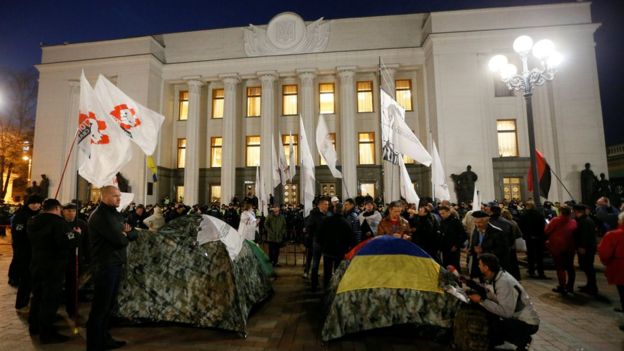 Второй день протестов под Радой – ночь прошла спокойно 6