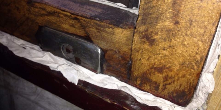 Ужас. Пассажиры возмущены жутким состоянием поезда Одесса-Черновцы – щели там просто забили туалетной бумагой