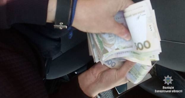 Нарисуем-будем жить? В Запорожье полиция разорила гнездо фальшивомонетчиков