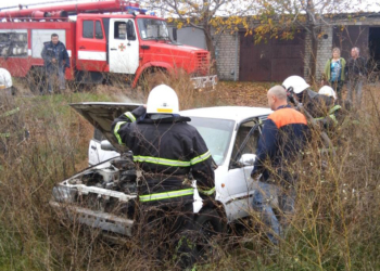 На Николаевщине горели два авто: одно в гараже в Очакове, другое – на Варваровском мосту в Николаеве