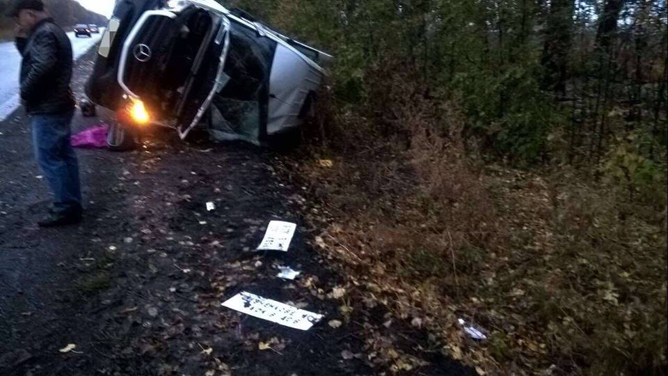 На Харьковщине в результате ДТП перевернулся автобус с возвращавшимися с экскурсии школьниками – есть пострадавшие 6