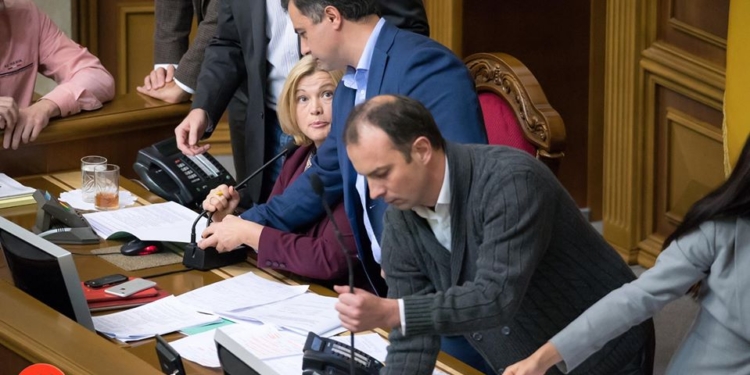 Потасовка в парламенте: “Самопомич” сорвала работу ВР