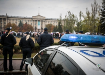 Полиция подсчитала пришедших сегодня на площадь в Николаеве