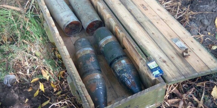 Кто потерял? На выезде из Николаева нашли ящик с двумя снарядами для “Гвоздики”