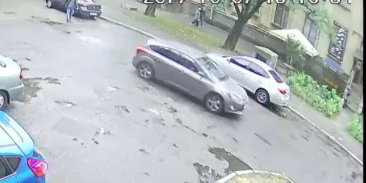 В Николаеве полиция разыскивает FORD FOCUS, который скрылся с места ДТП