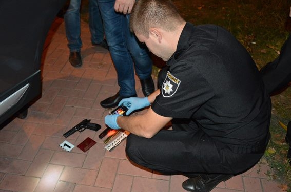 Вот это поворот! В Николаеве собственник рынка стрелял в предпринимателя из оружия, выданного для защиты общественного порядка