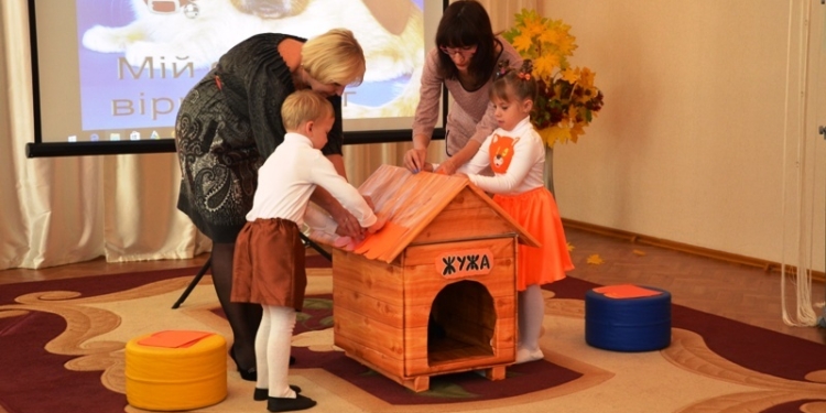 «ЭкоЗнайка»: в одном из детских садов Николаева детвору учили, как вести себя с бездомными агрессивными собаками