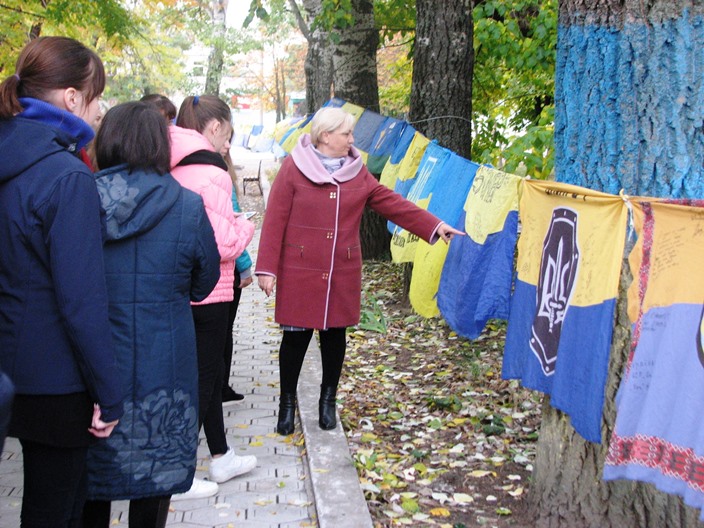 «Велика українська хода» в Вознесенске: флаги растянулись на 1 км 7