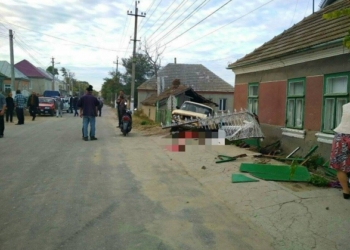 Пьяный водитель насмерть сбил трех пенсионерок в Одесской области – они сидели на лавочке у дома