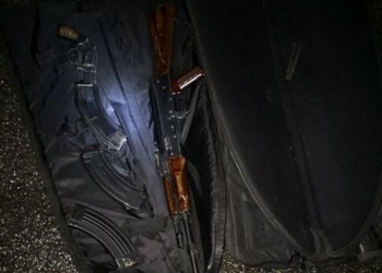 Полиция задержала 7 машин с оружием и 24 человека, напавших на избирательный участок в Днепропетровской области