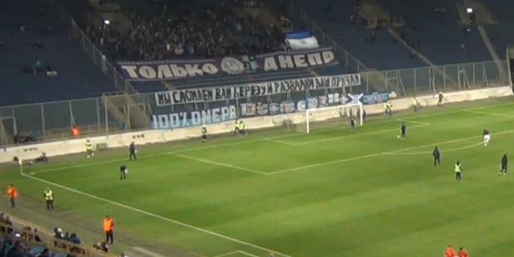 Футбольное дерби в Днипре закончилось дракой: ультрас “Днепра” избили нардепа Березу и фанатов “Днепра-1”