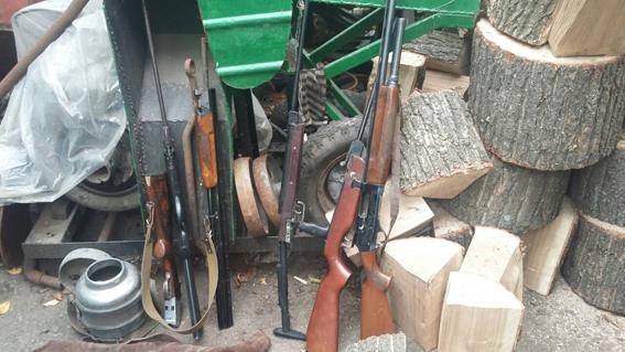 Круговорот оружия на Николаевщине: в Доманевском районе нашли «подаренные» гранаты, в Первомайском – незарегистрированные ружья