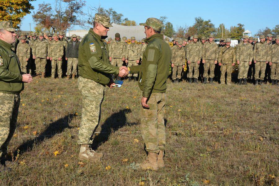 Кто-то подписал контракт, а кто-то поехал домой: николаевские десантники завершили обучение резервистов первой очереди 10