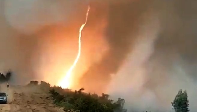 Огненный смерч в Португалии – и это после масштабных пожаров