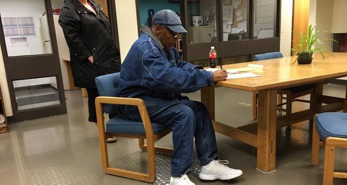 О. Джей Симпсон досрочно вышел на свободу в США