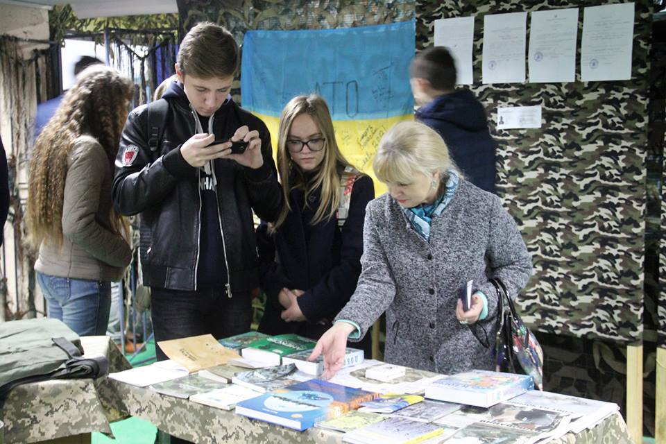 Николаевские студенты НУК первыми в Украине открыли университетский музей участников АТО 12