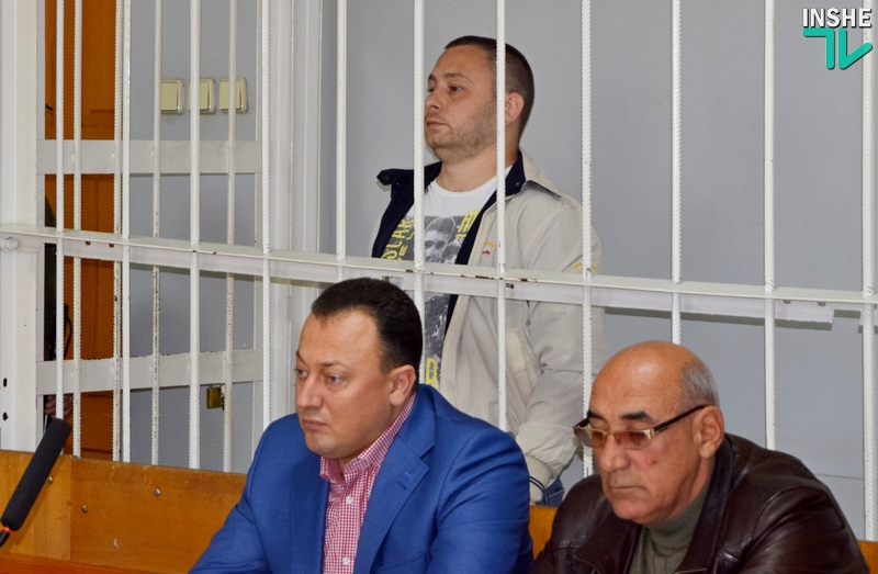 Дело водителя, пьяным убившего на BMV четырех дорожных рабочих в Николаеве: осужденный хочет пересмотра приговора, доказывая, что КП «КСМЭП» тоже виновато 11